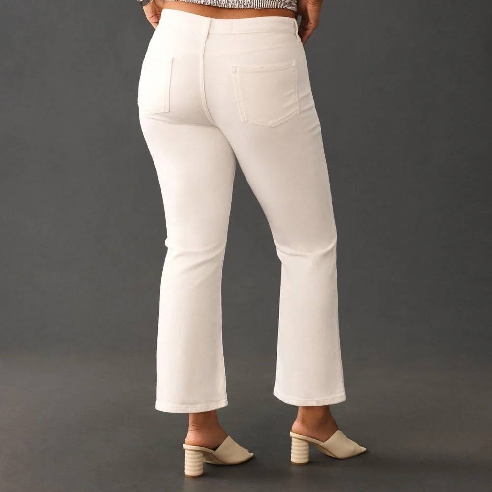 NWT Anthropologie Pilcro YAYA  Mid-Rise Crop Flare White Jean 26W - Picture 3 of 5